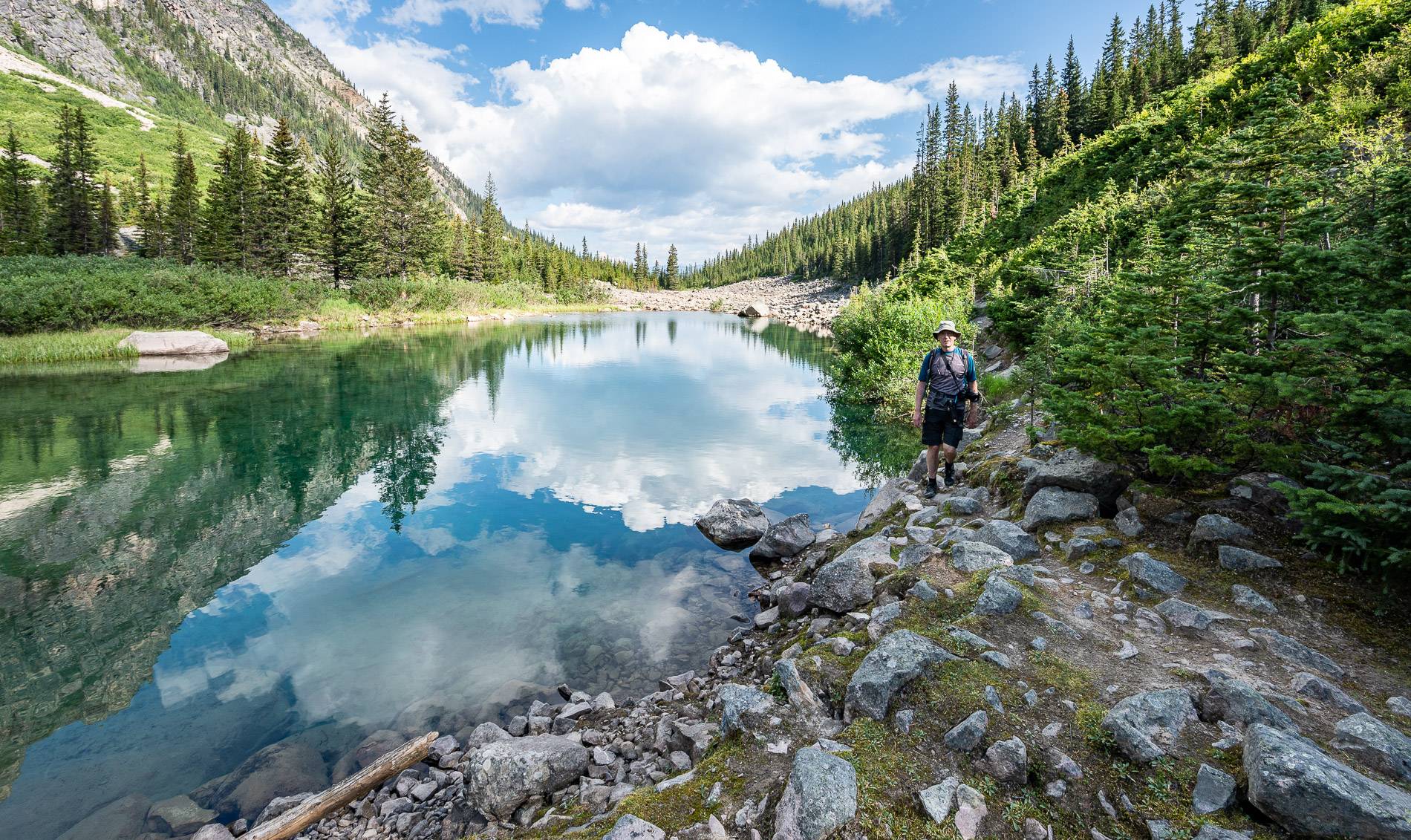 Discover the Enchanting Geraldine Lakes Hike in Jasper